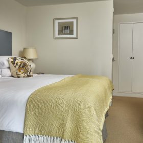 Greenway East Barn - kate & tom's Large Holiday Homes