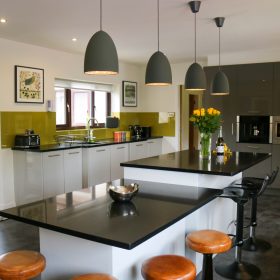  The Lodge - kate & tom's Large Holiday Homes