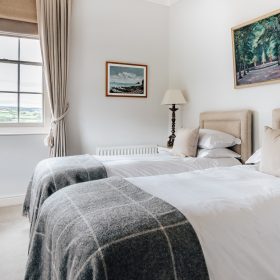 River View Castle - kate & tom's Large Holiday Homes