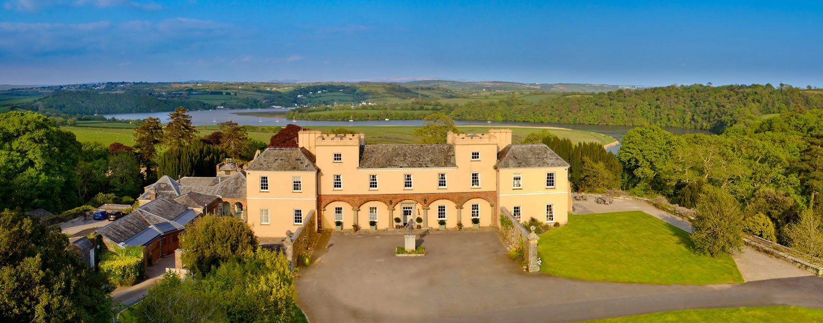  River View Castle - kate & tom's Large Holiday Homes