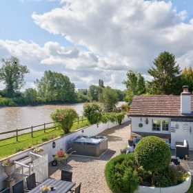 Pool, hot tub and garden