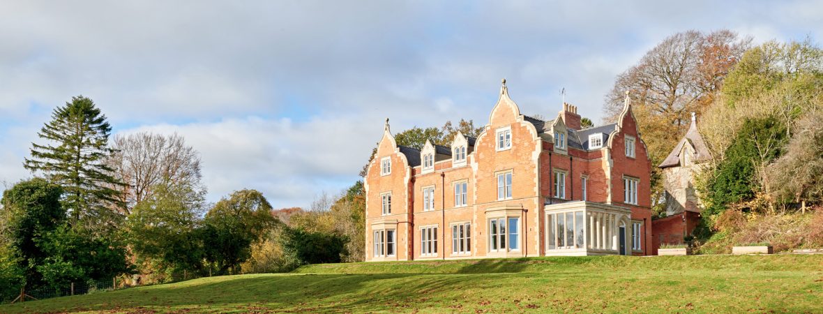 Gladwin Hall - kate & tom's Large Holiday Homes