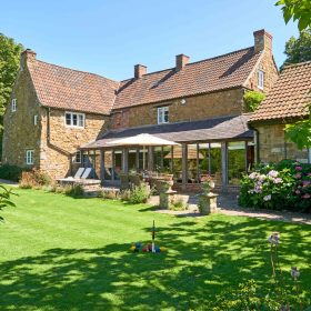 Field Lane Farm - kate & tom's Large Holiday Homes