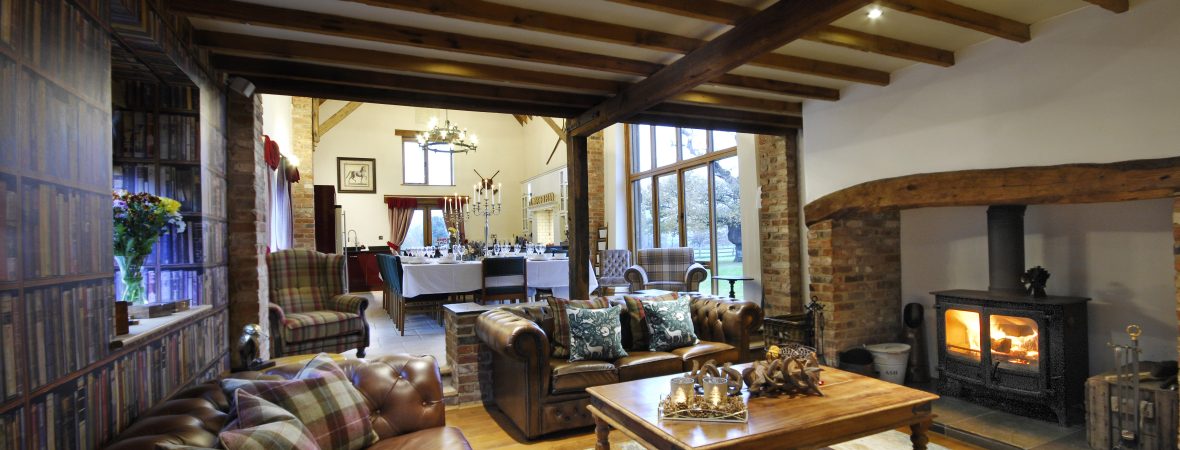 Oak Lake Barn Living - kate & tom's Large Holiday Homes