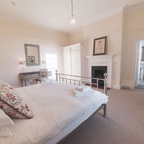  Redacre Hall - kate & tom's Large Holiday Homes
