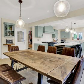 Sussex Manor - kate & tom's Large Holiday Homes