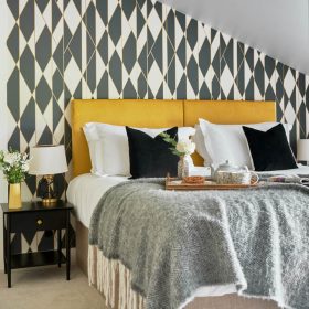  The Hideout - kate & tom's Large Holiday Homes