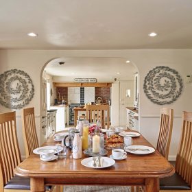  The Mendips - kate & tom's Large Holiday Homes