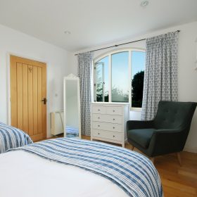  Nethergrove - kate & tom's Large Holiday Homes