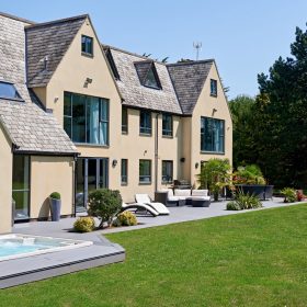  Southlake House - kate & tom's Large Holiday Homes