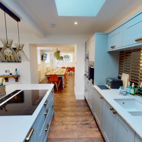 The School of Fun - kate & tom's Large Holiday Homes