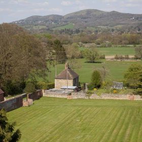 Bright Hall - kate & tom's Large Holiday Homes