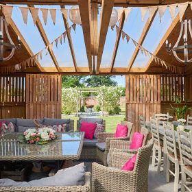 Pheasant Hall - kate & tom's Large Holiday Homes