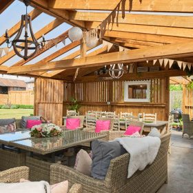 Pheasant Hall - kate & tom's Large Holiday Homes